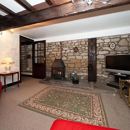 Sands Farm Lodge *